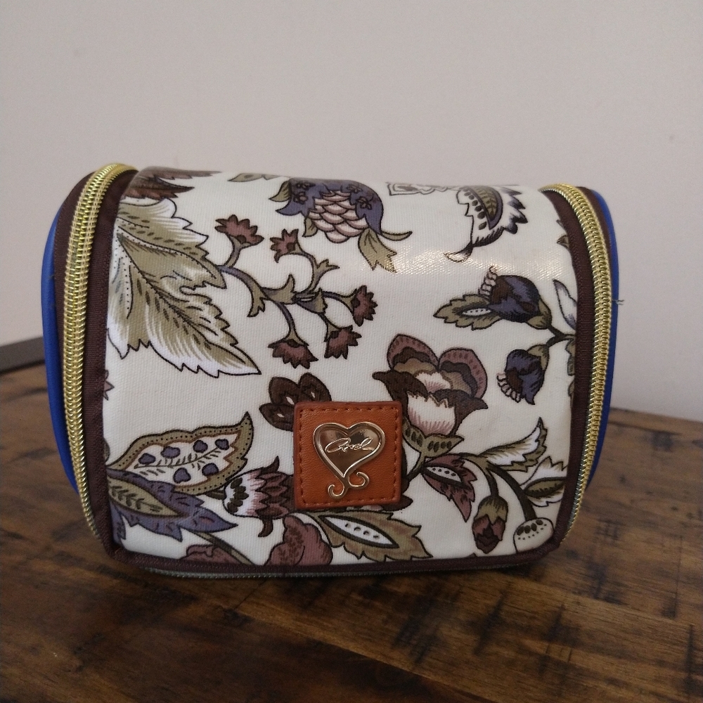 Cosmetic bag